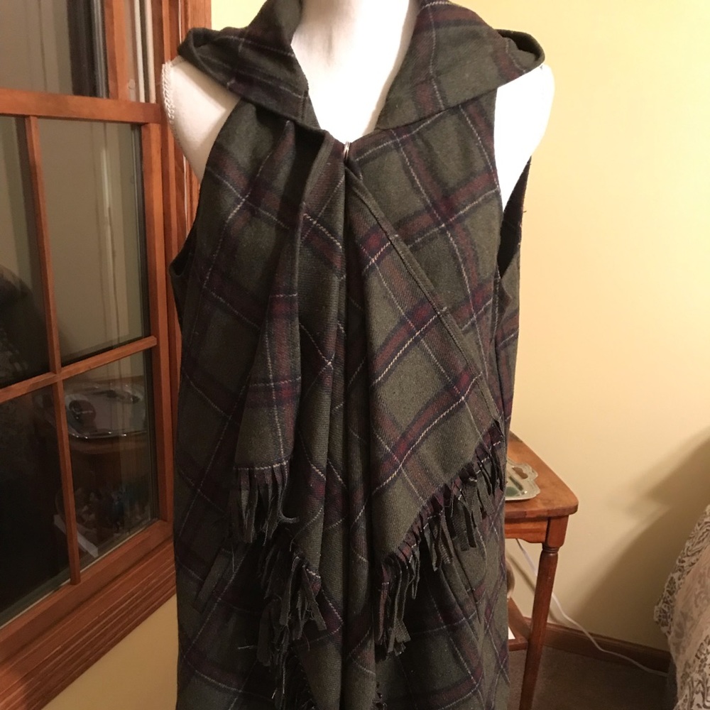 Lovely poncho with hood